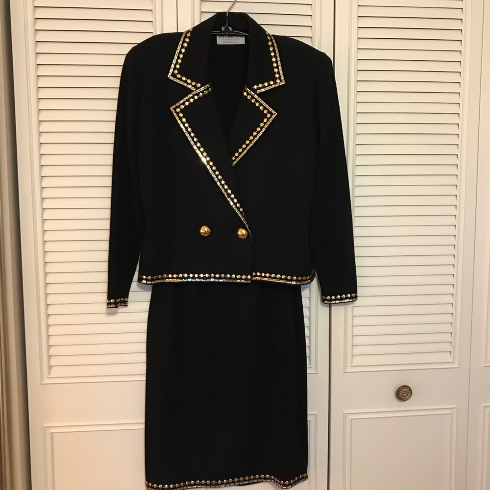 St. John Evening black knit suit in silver & gold